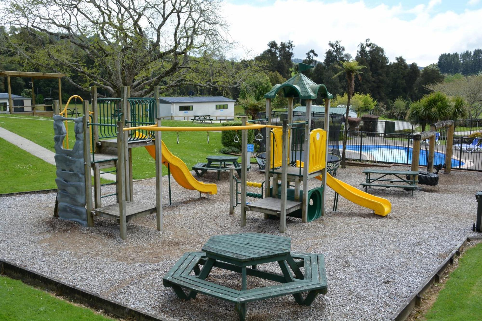Waitomo Top 10 Holiday Park Пещеры Вайтомо Экстерьер фото